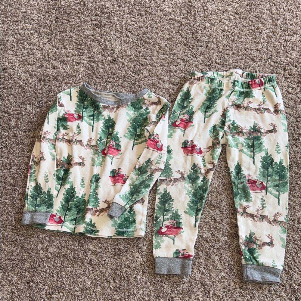 Burt’s Bees Kids 100% organic cotton Santa winter print pajamas size 3t